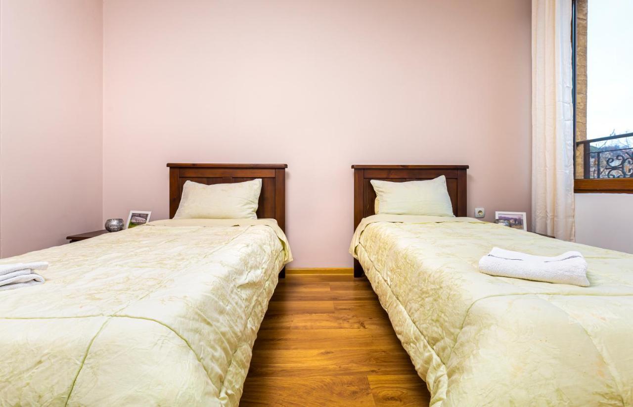 The Walnut 2Bd Apartment Plovdiv Buitenkant foto