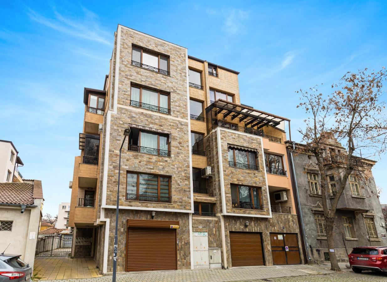 The Walnut 2Bd Apartment Plovdiv Buitenkant foto