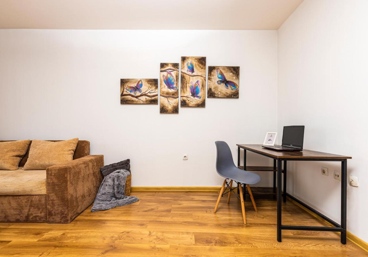 The Walnut 2Bd Apartment Plovdiv Buitenkant foto